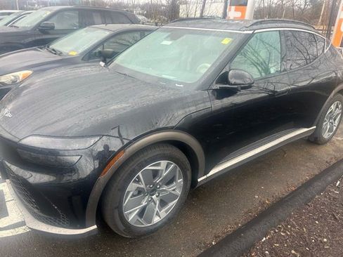 Used 2025 Genesis GV60 Advanced image 2