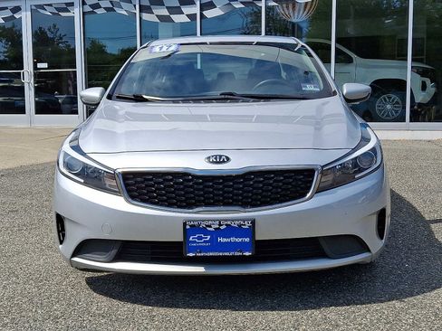 Used 2017 Kia Forte LX image 2