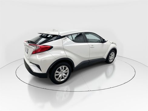 Used 2021 Toyota C-HR LE image 8