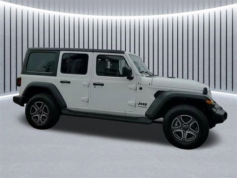 Used 2022 Jeep Wrangler Unlimited Sport image 4