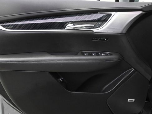 Certified 2025 Cadillac XT6 Premium Luxury image 22