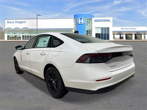 New 2025 Honda Accord SE image 4