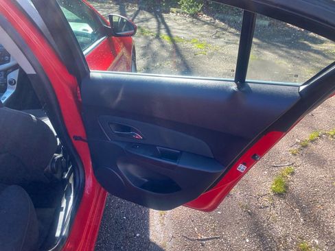 Used 2016 Chevrolet Cruze LT image 20