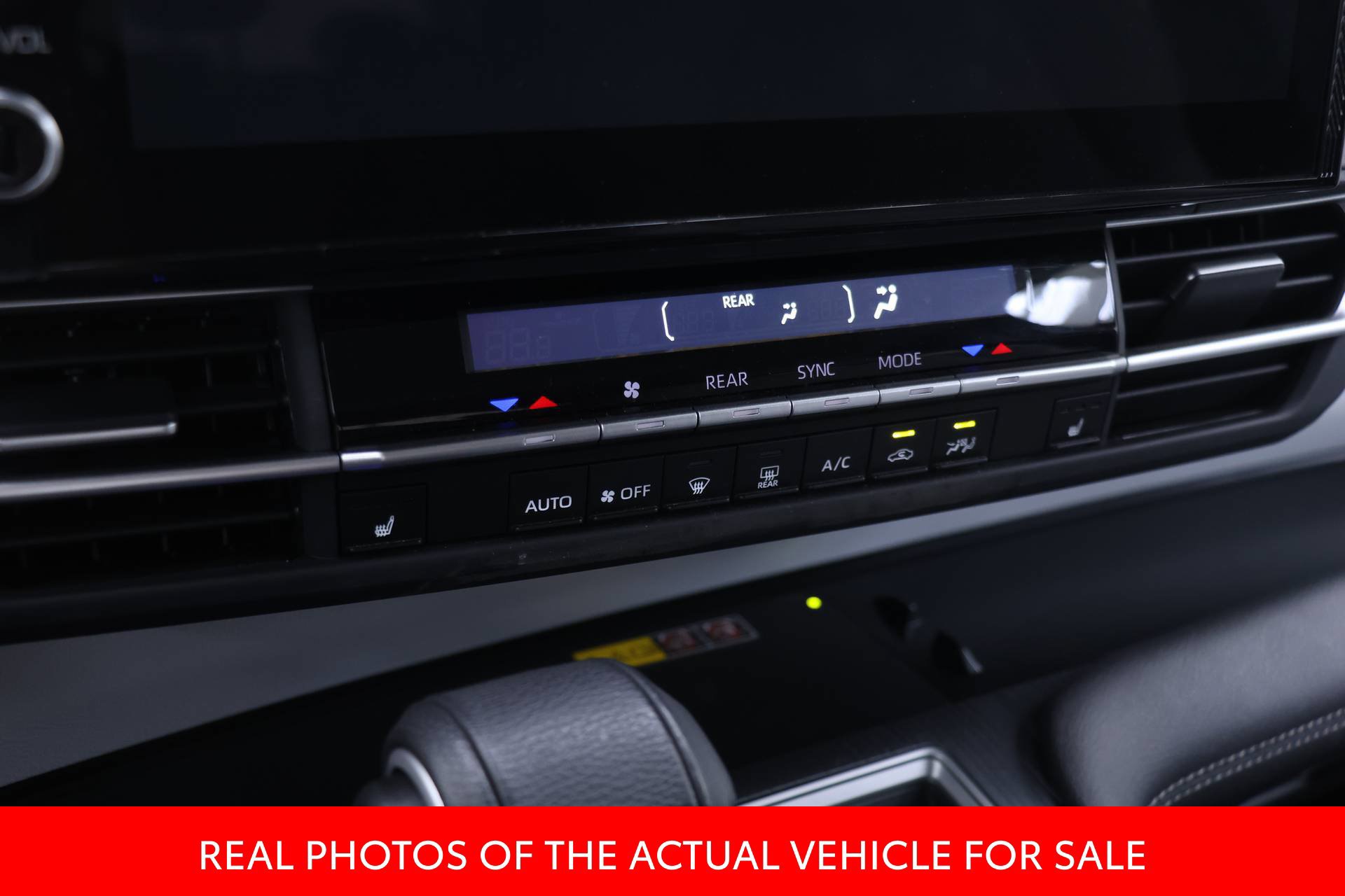 Certified 2026 Toyota Sienna XLE FWD image 7