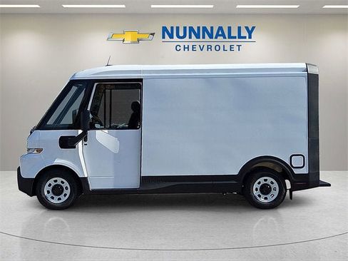 New 2025 Chevrolet Brightdrop 400 image 2