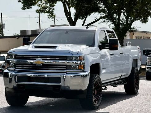 Used 2018 Chevrolet Silverado 2500 W/T w/ WT Convenience Package AWD/4WD image 3