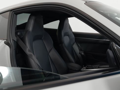 Used 2024 Porsche 911 Carrera RWD image 10