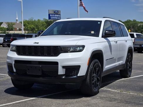 Used 2025 Jeep Grand Cherokee L Altitude AWD/4WD image 3