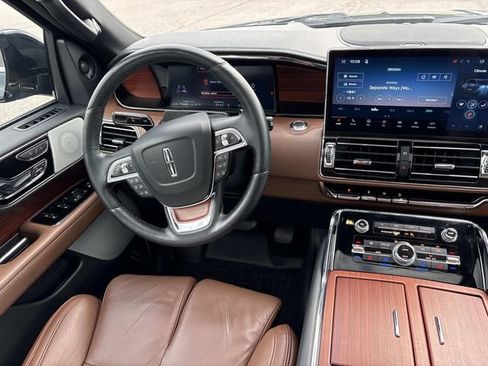 Certified 2024 Lincoln Navigator Reserve AWD/4WD image 14