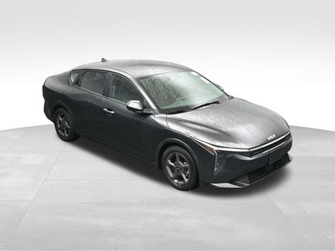 Used 2025 Kia K4 FWD image 23