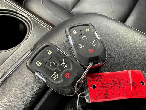Used 2019 Chevrolet Tahoe LT w/ Luxury Package AWD/4WD image 15