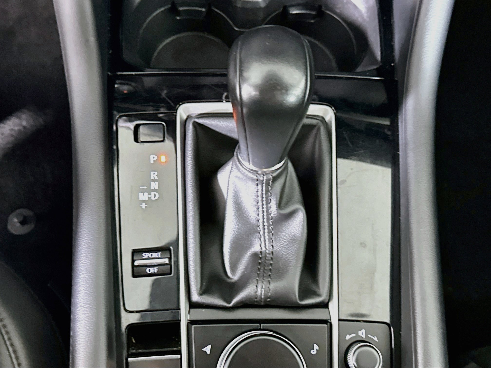 Used 2024 MAZDA MAZDA3 s FWD image 24