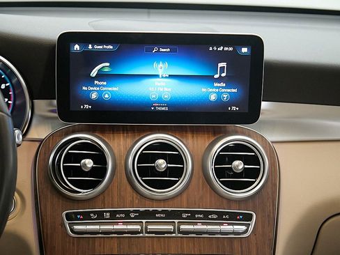 Used 2022 Mercedes-Benz GLC 300 4MATIC image 27