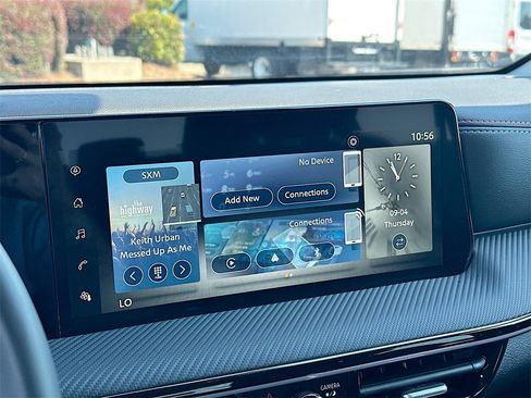 Used 2025 Nissan Kicks SR image 13