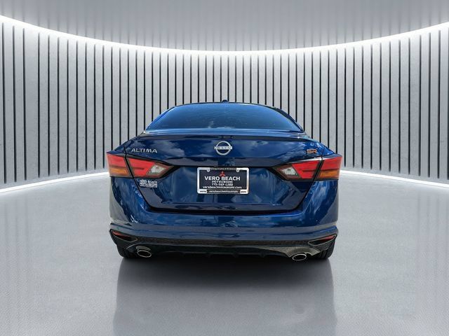 Used 2024 Nissan Altima 2.5 SR w/ SR Premium Package FWD image 5