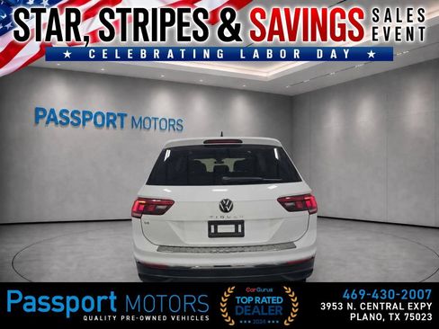 Used 2023 Volkswagen Tiguan SE w/ Panoramic Sunroof Package FWD image 5