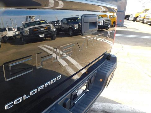 Used 2022 Chevrolet Colorado LT w/ Fleet Safety Package image 10