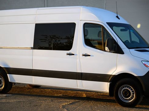 Used 2021 Mercedes-Benz Sprinter 3500 image 24