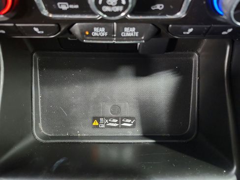 Used 2023 Chevrolet Tahoe LT RWD image 32