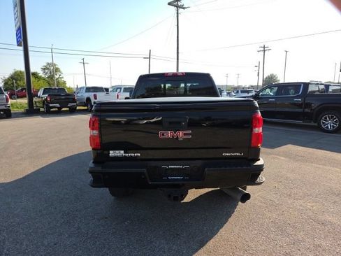 Used 2018 GMC Sierra 2500 Denali w/ Duramax Plus Package AWD/4WD image 7