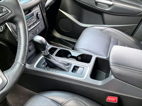 Used 2017 Ford Escape Titanium AWD/4WD image 17