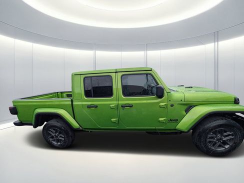 New 2026 Jeep Gladiator Sport AWD/4WD image 4