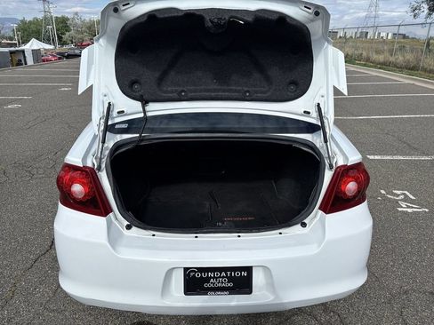 Used 2012 Dodge Avenger R/T FWD image 29