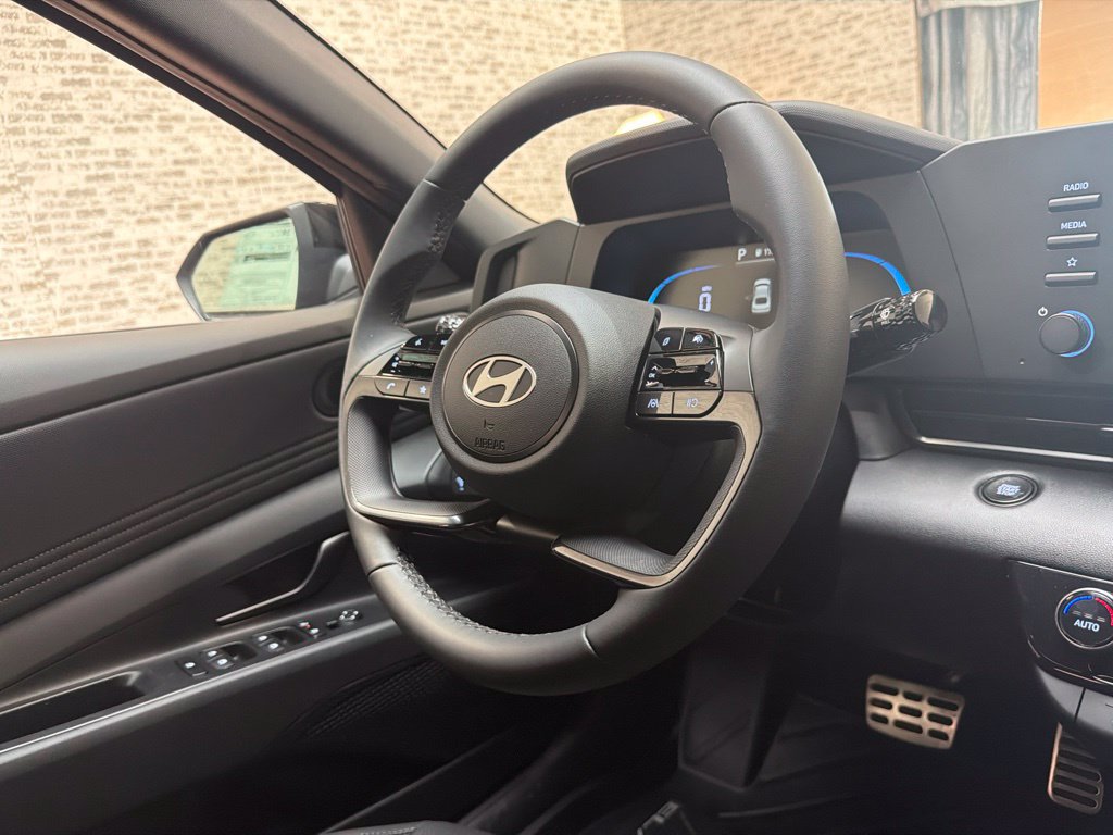 New 2026 Hyundai Elantra SEL Sport FWD image 17