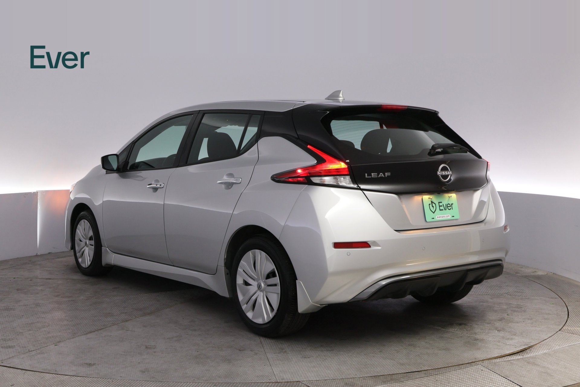 Used 2025 Nissan Leaf S FWD image 17
