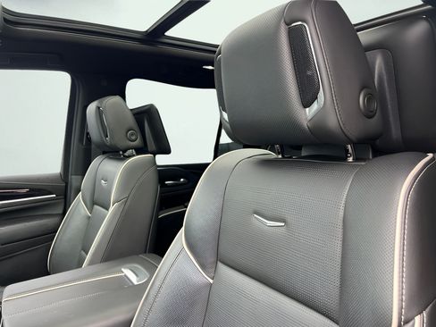 Used 2021 Cadillac Escalade Sport RWD image 40