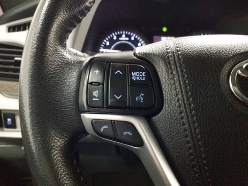 Used 2020 Toyota Sienna XLE image 5