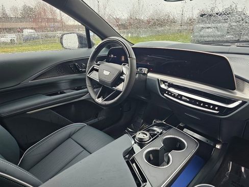 New 2026 Cadillac Lyriq Signature Sport image 10