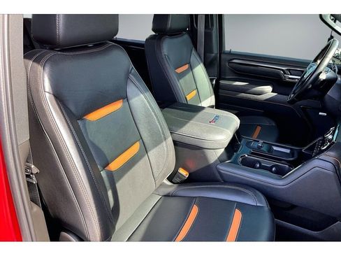 Used 2025 GMC Sierra 2500 AT4 w/ AT4 Premium Plus Package AWD/4WD image 25