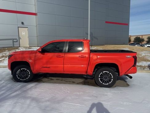 Used 2024 Toyota Tacoma TRD Sport image 6