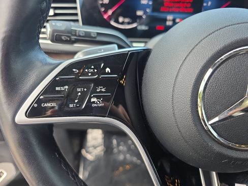 Certified 2025 Mercedes-Benz GLS 450 4MATIC image 17