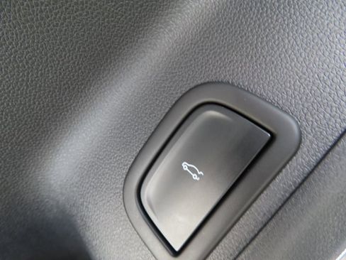 Certified 2024 Chevrolet Traverse RS w/ LPO, Floor Liner Package image 12