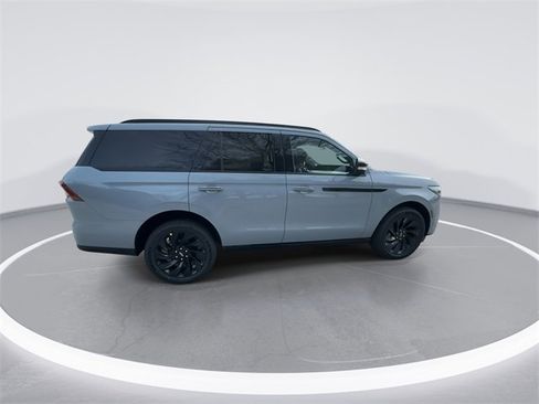 New 2025 Lincoln Navigator Reserve w/ Jet Appearance Package image 9