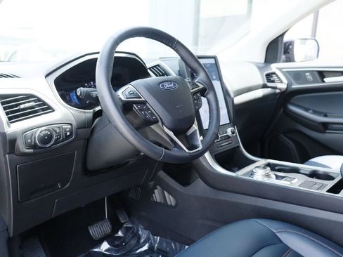 Certified 2023 Ford Edge SEL w/ Sport Appearance Package AWD/4WD image 3