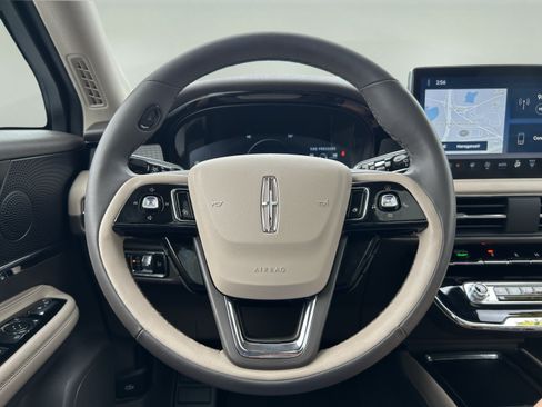 Certified 2023 Lincoln Corsair AWD w/ Equipment Group 101A image 12
