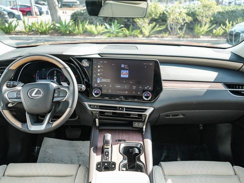 Used 2024 Lexus RX 350 FWD w/ Convenience Package image 10