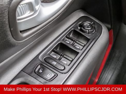 Certified 2023 Jeep Renegade Trailhawk AWD/4WD image 22