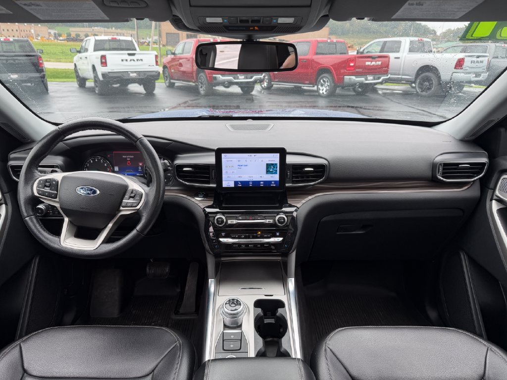 Used 2021 Ford Explorer Limited w/ Equipment Group 301A AWD/4WD image 25