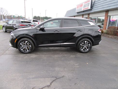 Used 2025 Kia Sportage EX image 6