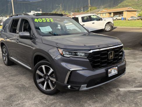 Certified 2023 Honda Pilot Touring image 1