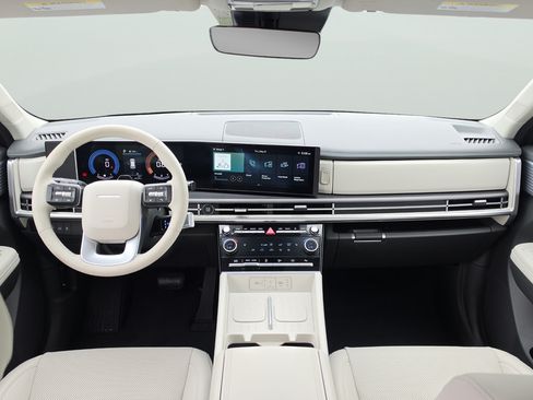 Used 2026 Hyundai Santa Fe SEL FWD image 9