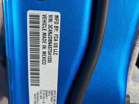 Used 2025 Jeep Compass Latitude w/ Convenience Group image 31