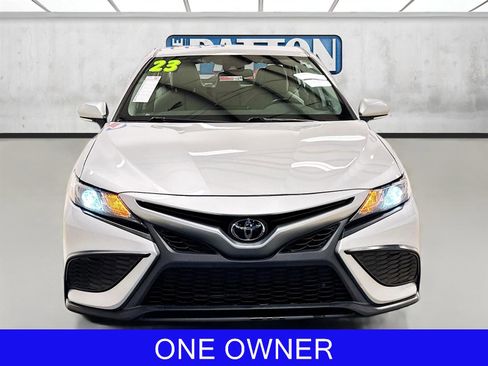 Used 2023 Toyota Camry SE image 2