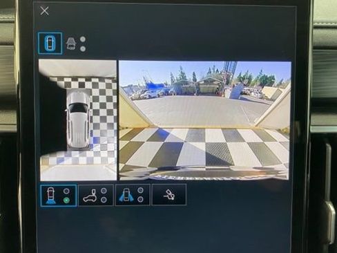 Used 2025 GMC Acadia Elevation image 38