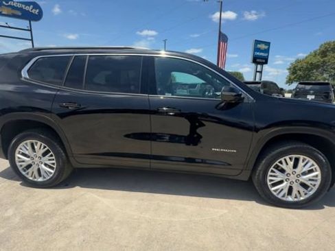 Certified 2026 GMC Acadia Elevation w/ Elevation Premium Package FWD image 9