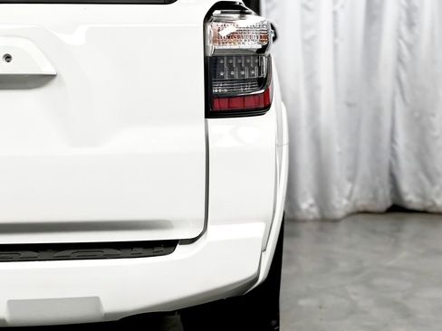 Used 2017 Toyota 4Runner SR5 image 15